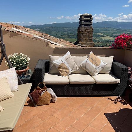 La Terrazza Sul Verde, Vista Mozzafiato In Pieno Centro Apartment Todi Exterior photo
